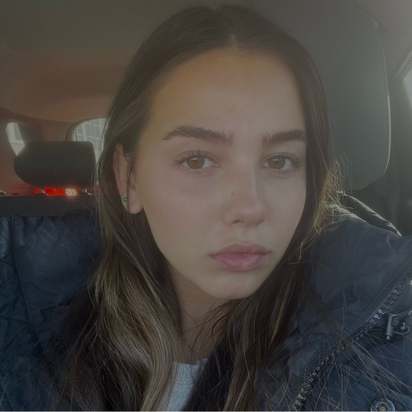 Meet your Posher, Arianne - Picture 1 of 1